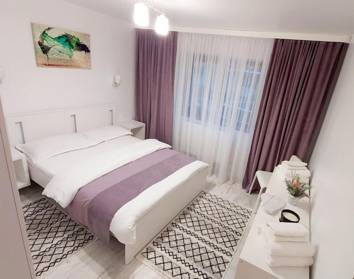 La Fluturi Apartament Διαμέρισμα Σουκεάβα Εξωτερικό φωτογραφία